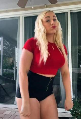 Increíble Alexandria Knight con Pantalones Cortos Negro