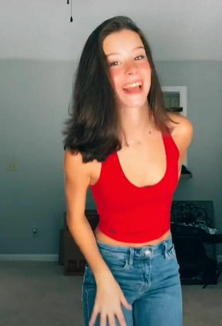 Bonita Alexis Dudley con Camiseta Sin Mangas Rojo