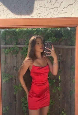 1. Sexy Aleina Topp Con Vestido Rojo