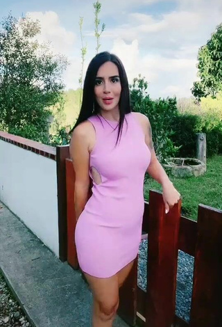 2. Preciosa Adriana Valcárcel Enseña El Culo