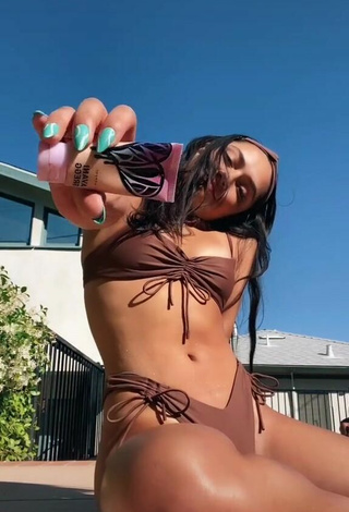 3. Avani Gregg Con Provocativos Bikini Marrón