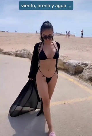 2. Atractiva Franjomar Con Seductores Bikini Negro En La Playa