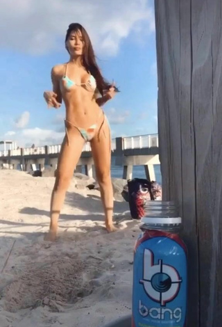 5. Georgina Mazzeo Parece Impresionante Con Bikini Verde En La Playa