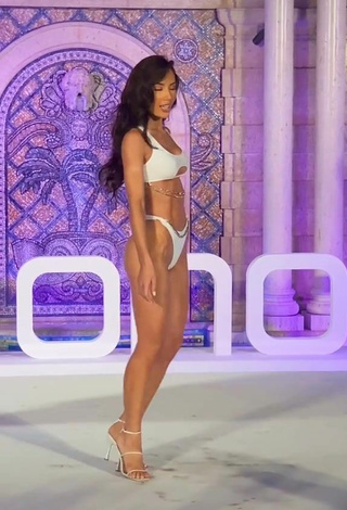 5. Hermosa Georgina Mazzeo Enseña El Culo