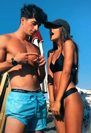 3. Sexy Giorgia Malerba Con Bikini Negro