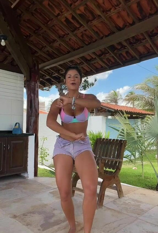 4. Guapísima Hariany Nathália Almeida Con Atractivos Sujetador De Bikini