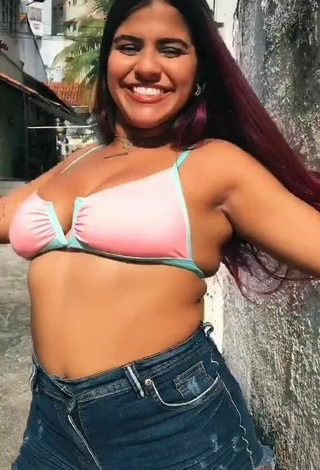 3. Julia Antunes Parece Cariño Con Sujetador De Bikini Y Tetas Saltarinas