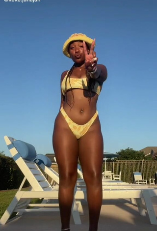 Más caliente Keara Wilson con Bikini Amarillo