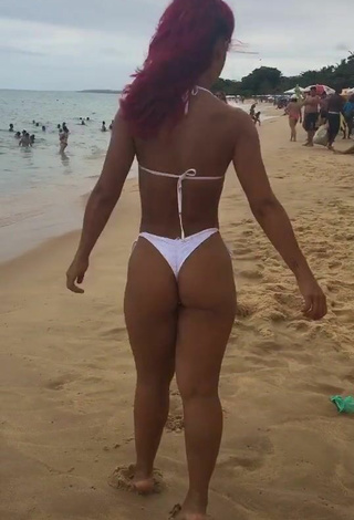 3. Atractiva Mayca Delduque Con Seductores Tanga En La Playa