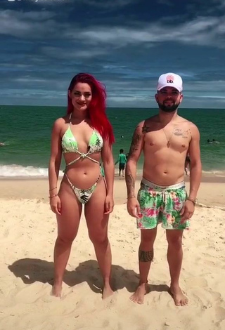 Increíble Mayca Delduque con Tanga en la playa