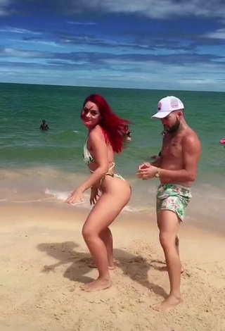 5. Atractiva Mayca Delduque Con Provocativos Tanga En La Playa