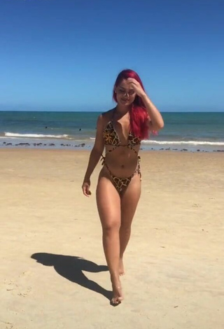 1. Sexy Mayca Delduque Con Tanga En La Playa