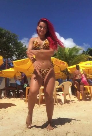 1. Mayca Delduque Con Fascinantes Bikini En La Playa