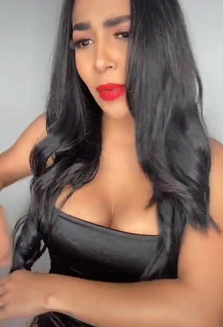 4. Sexy Pao Castillo Enseña Disfraces