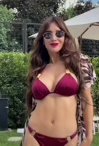 4. Realmente Linda Rosángela Espinoza Enseña Escote Con Bikini Rojo