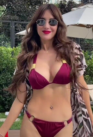 5. Realmente Linda Rosángela Espinoza Enseña Escote Con Bikini Rojo