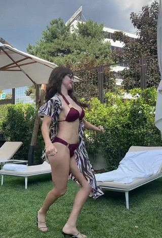 2. Rosángela Espinoza Con Seductores Bikini Rojo Y Tetas Saltarinas