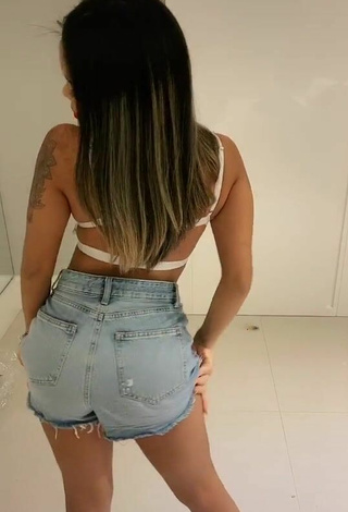 Sexy Sthefane Matos Enseña el culo mientras hace twerking