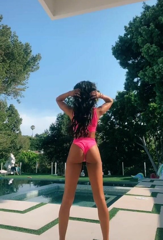 4. Teala Dunn Enseña El Culo En La Piscina