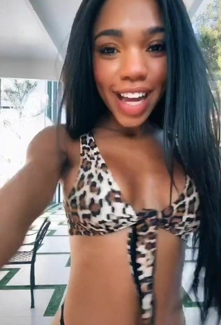 5. Preciosa Teala Dunn Enseña El Culo