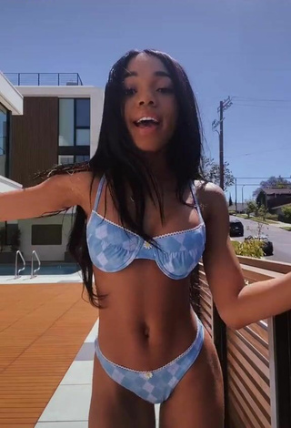 1. Deslumbrante Teala Dunn Enseña El Culo