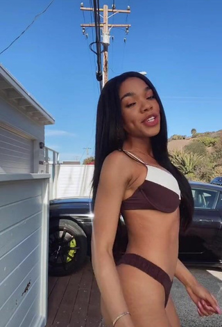 5. Caliente Teala Dunn Enseña El Culo