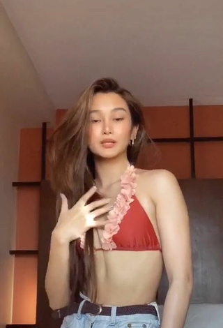 Sexy Chienna Filomeno con Sujetador de Bikini