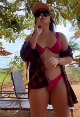 4. Sexy Carla Maraisa Henrique & Maiara Carla Henrique Pereira Con Bikini Rojo