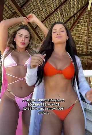 Impresionante Marina Ferrari enseña escote con Bikini