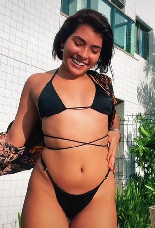 5. Caliente Taynara Cabral Con Bikini Negro