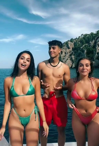 3. Maravillosa Victoria Caro Con Bikini En Un Barco