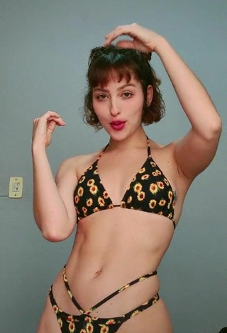 Más caliente Anny Kelly Almeida con Bikini Floral