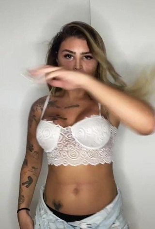 3. Cariño Bárbara Enseña Escote Con Sensuales Top Corto Blanco