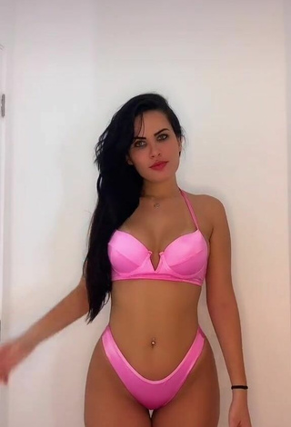 5. Dine Azevedo Con Irresistibles Bikini Rosa