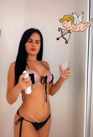 3. Realmente Linda Dine Azevedo Con Bikini