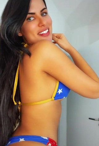 3. Adorable Dine Azevedo Con Bikini