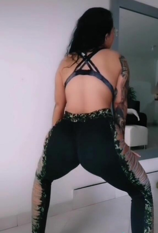 3. Impresionante Eve Herrera Enseña El Culo Mientras Hace Twerking