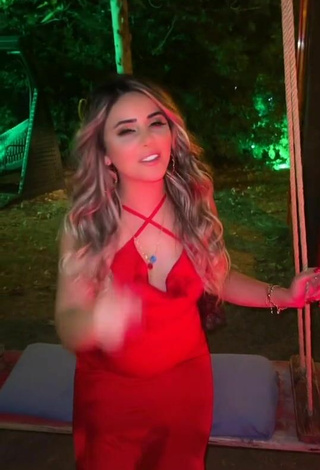 2. Sexy Gizemjelii Con Vestido Rojo