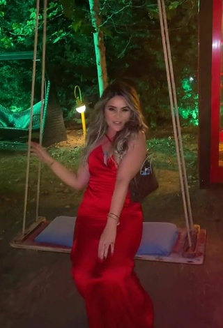 5. Sexy Gizemjelii Con Vestido Rojo