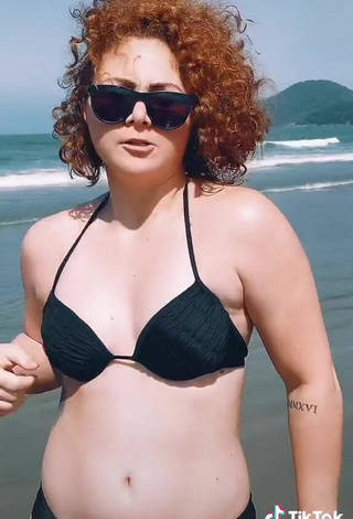 4. Sexy Jessyrobot Con Bikini Negro En La Playa