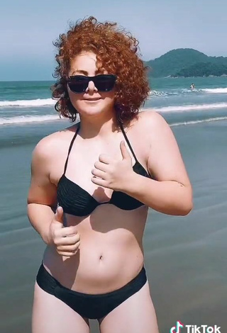 5. Sexy Jessyrobot Con Bikini Negro En La Playa