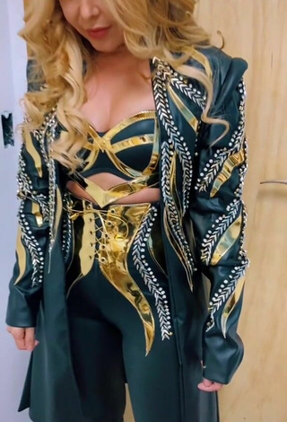 2. Sexy Joelma Con Top Corto