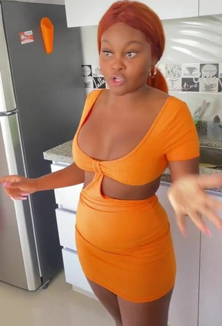 4. Sexy Lajesuu Enseña Escote Con Vestido Naranja