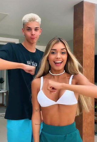 2. Guapísima Luane Guiné Con Atractivos Sujetador De Bikini