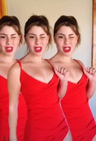 4. Sexy Mafe Bertero Con Vestido Rojo Y Tetas Saltarinas