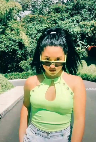 Bonita Mafe Vásquez con Top Verde