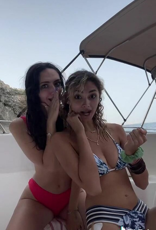 6. Sexy Mariana Aresta Con Bikini En Un Barco