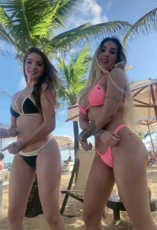 6. Hermosa Alannis Proença Con Bikini En La Playa