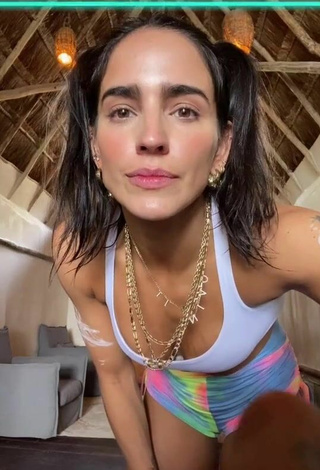 Sexy Bárbara de Regil con Sujetador Deportivo Blanco