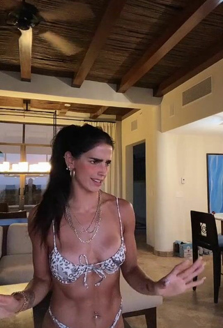 5. Sexy Bárbara De Regil Con Bikini Leopardo